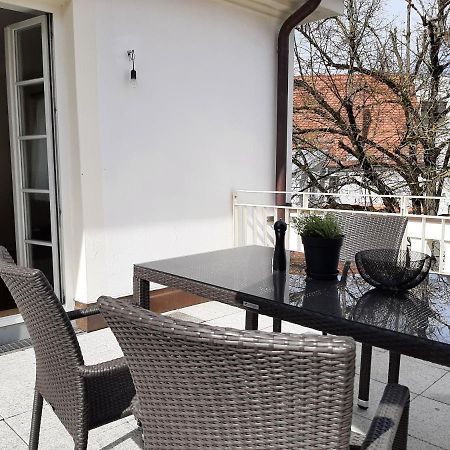 Apartment 4-6 Personen I 80Qm I Altstadt I Dachterasse I Parkplatz シュトラウビング エクステリア 写真