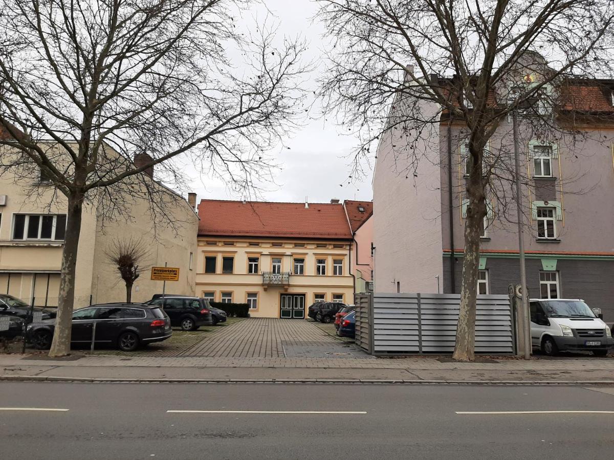 Apartment 4-6 Personen I 80Qm I Altstadt I Dachterasse I Parkplatz シュトラウビング エクステリア 写真